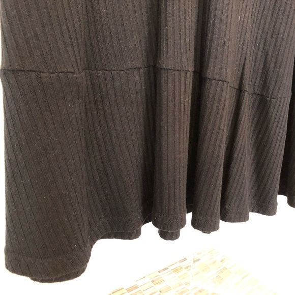 Banana Republic summer flounce skirt, unlined. Size M. Barely worn. - Picture 5 of 5